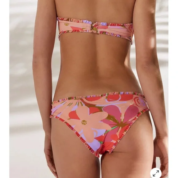 Out From Under Monroe Ruffle Bikini set sz M - Picture 2 of 3